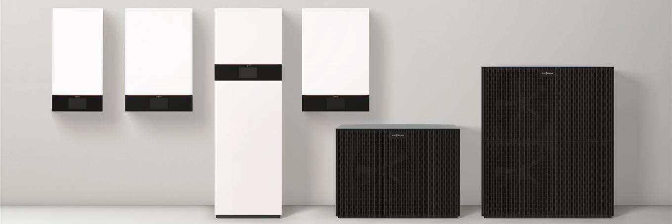 Zu sehen sind verschiedene Wärmpumpen mit  Außeneinheiten